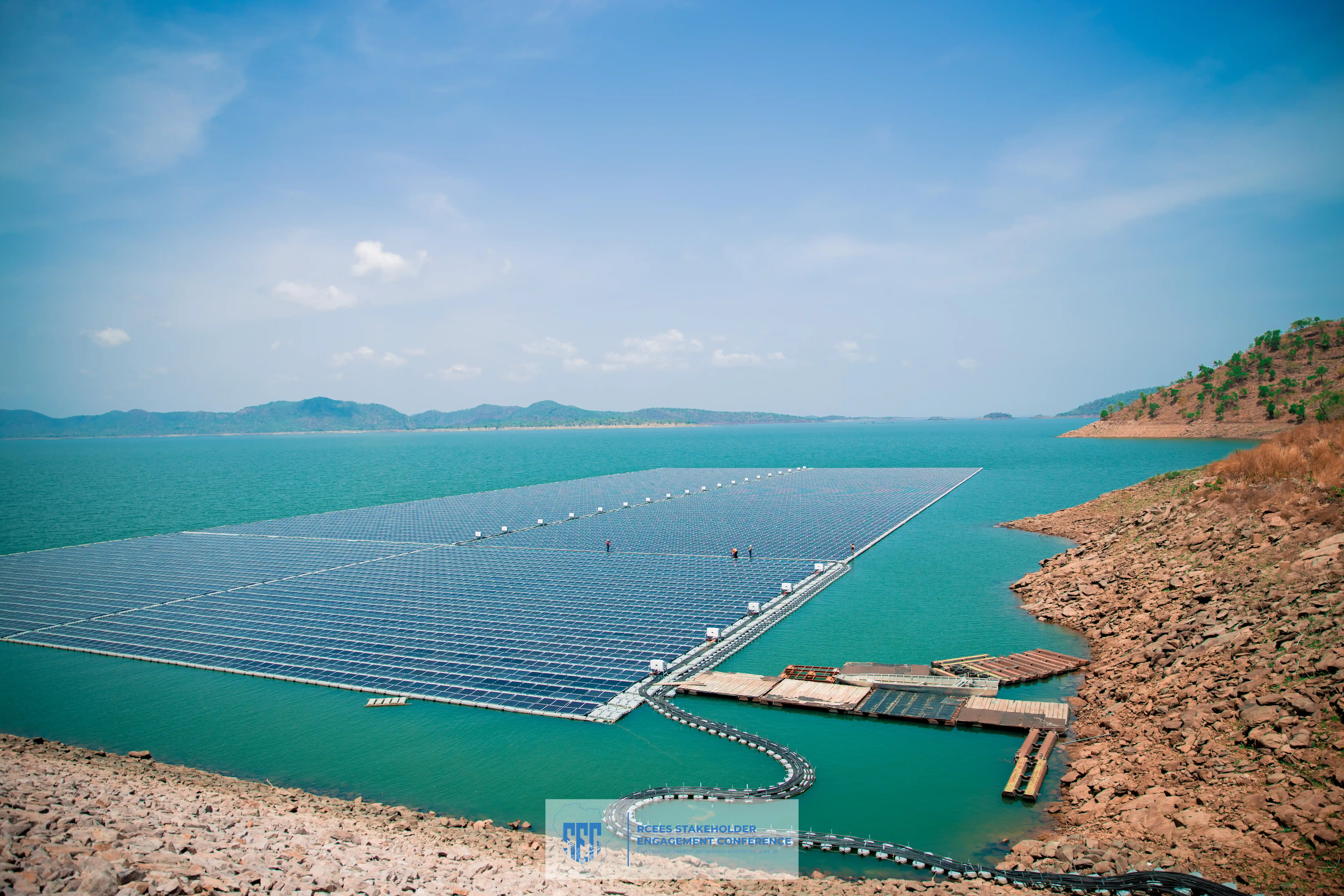 Floating solar installation